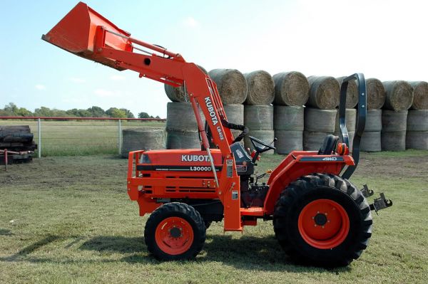 KUBOTA L3000 CZĘŚCI DO SILNIKA